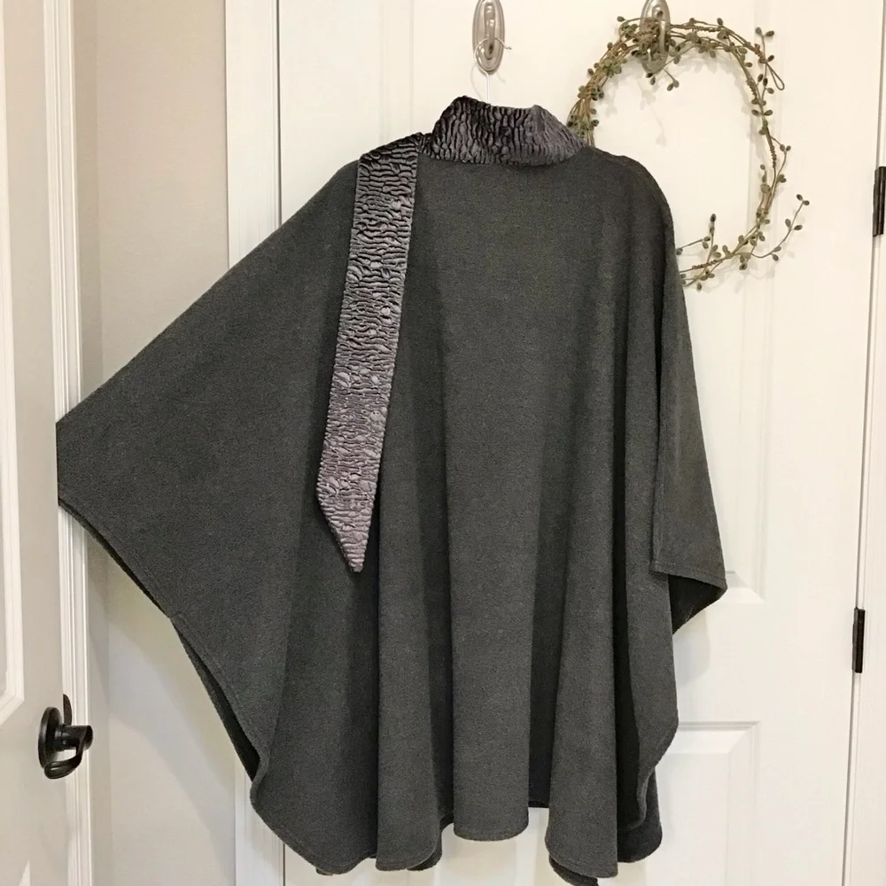 Preston & York Wrap/Cape Faux Fur Gray, One Size - Picture 2 of 4